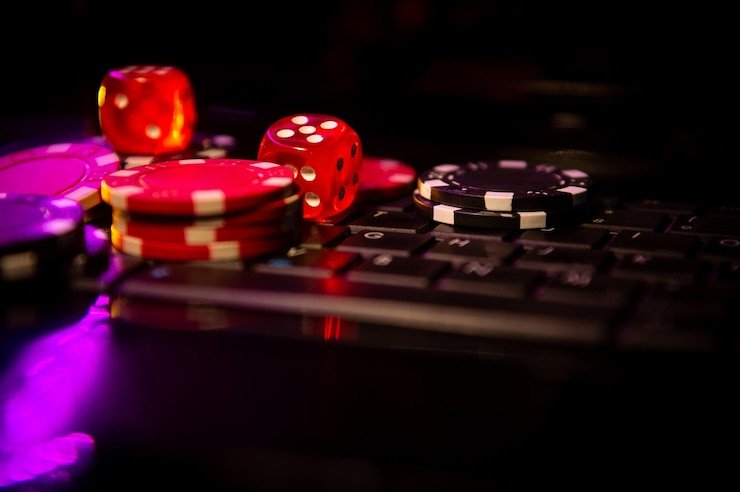 Domino QQ live table setup at gestunbet login with dealer and multiple player positions
